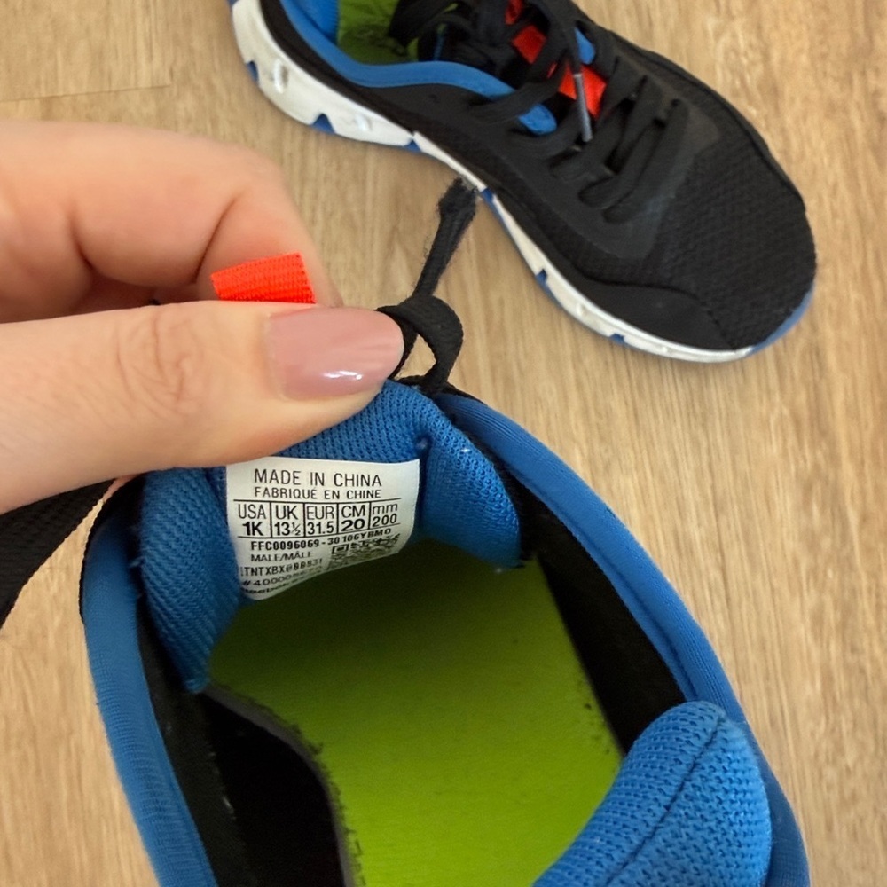 Reebok Shoes - Picture 4 of 5